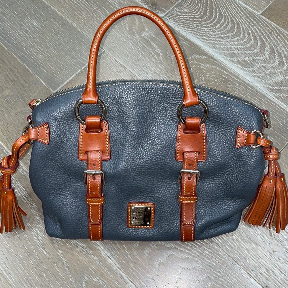 Dooney & Bourke❤️‍🔥 Vintage Leather Sachel Bag with Red Interior